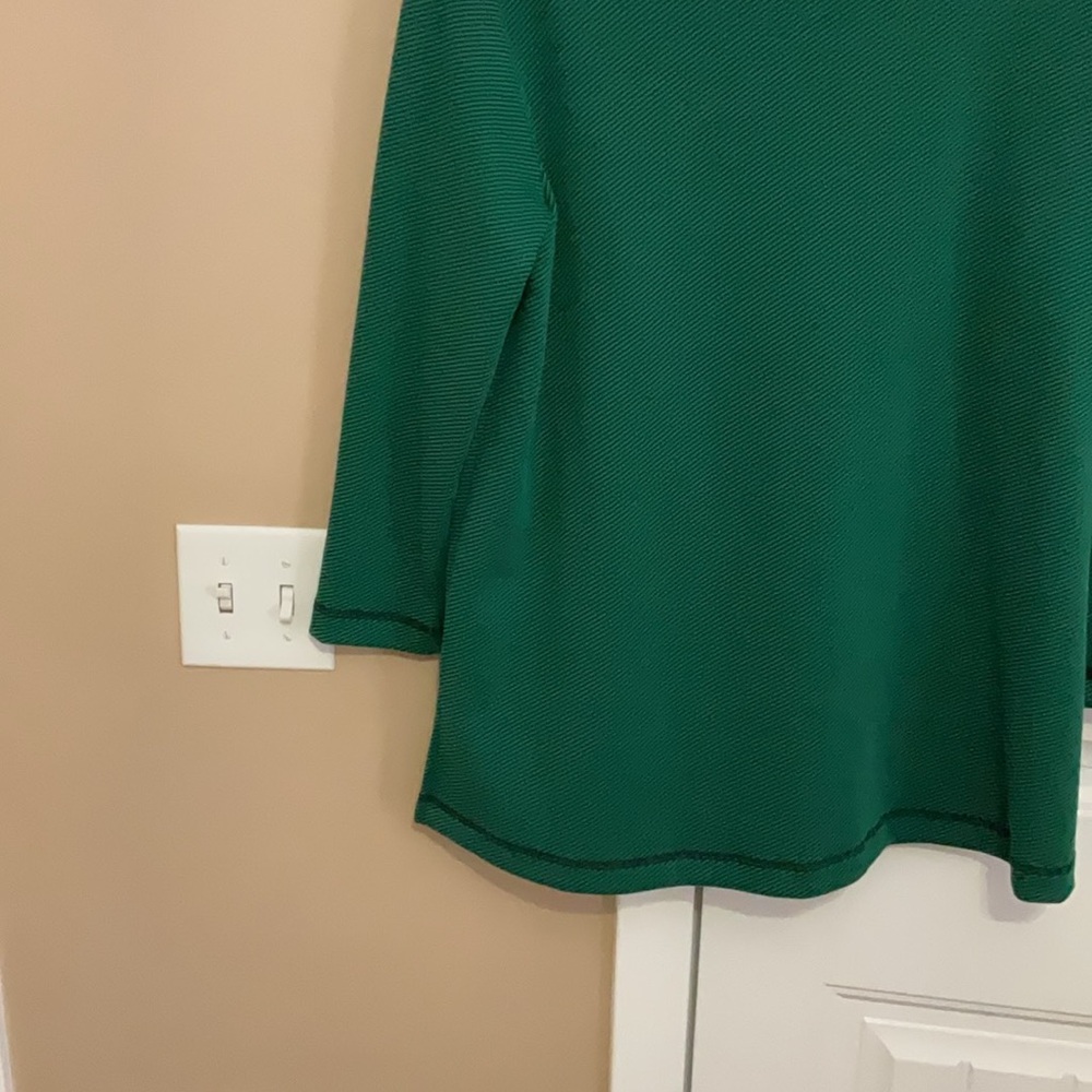 Women’s medium weight pullover Ali Miles